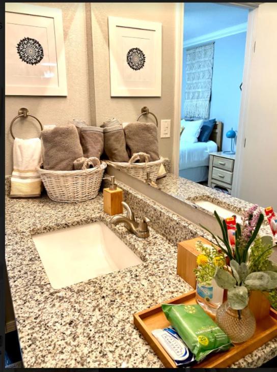 Private Bedroom Suite - Communal House Near Integris โอคลาโฮมาซิตี้ ภายนอก รูปภาพ
