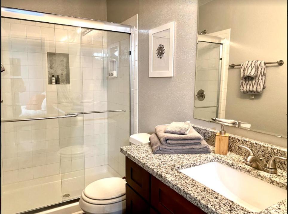 Private Bedroom Suite - Communal House Near Integris โอคลาโฮมาซิตี้ ภายนอก รูปภาพ